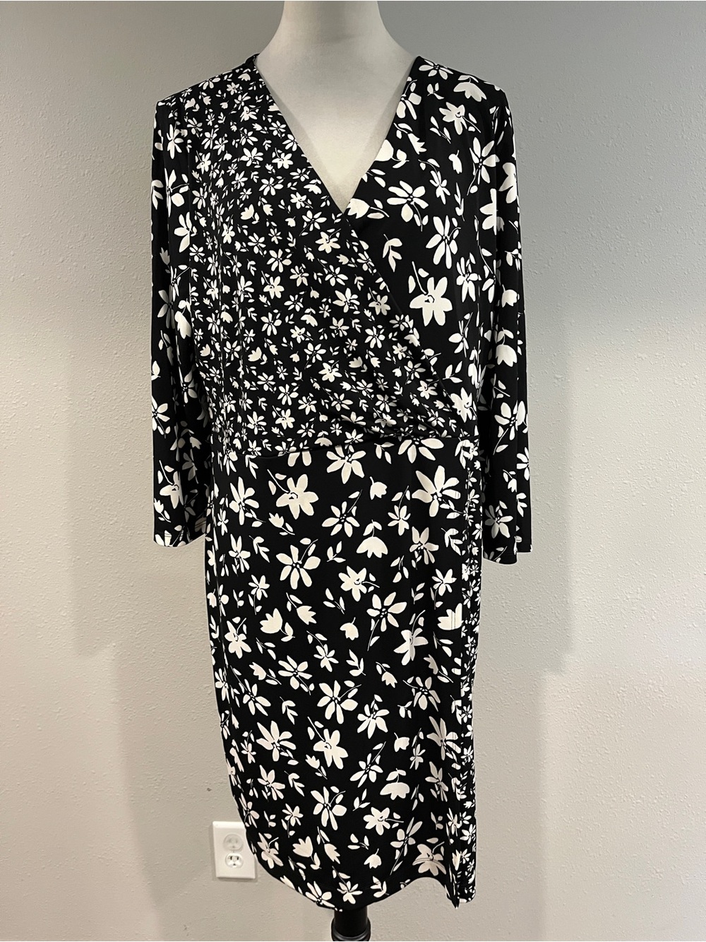 Talbots Black & White Floral fake Wrap plus size Dress size PXL